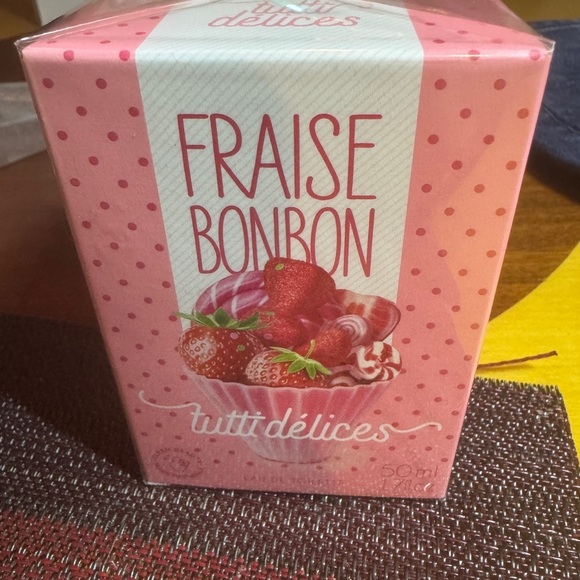 Fraise Bonbon strawberry sweet eau de toilette - Picture 2 of 2